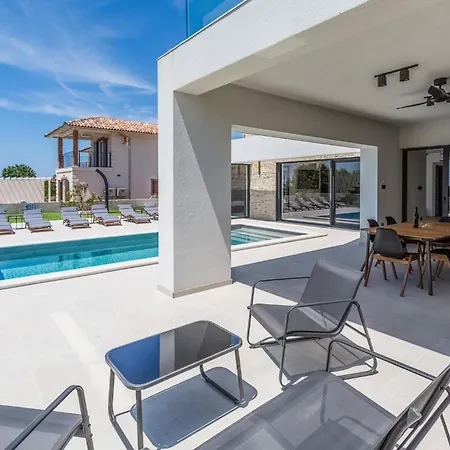Semesterbostad Luxurious In Poreč